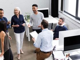 万亿GDP城市取消限购,更多城市跟进