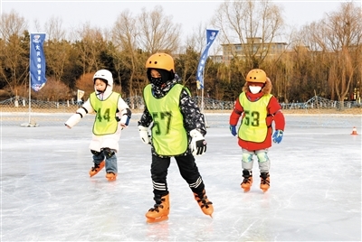 山西省大同市“青少年冰雪运动特色学校”滑冰联赛举行